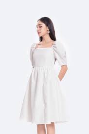 Váy voan trắng nhẹ nhàng dáng xòe cổ vuông